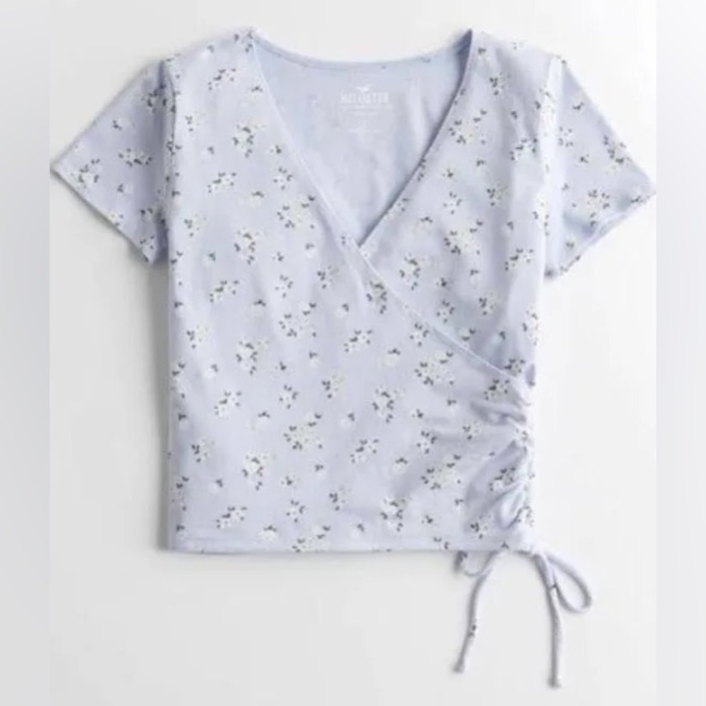 Hollister Cropped Baby Tee, Size Medium, Purple w/flowers